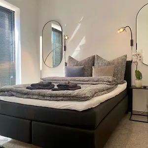 Stilvolles, Neues Mit Balkon In Im 1ten Obergeschoss Bamberg